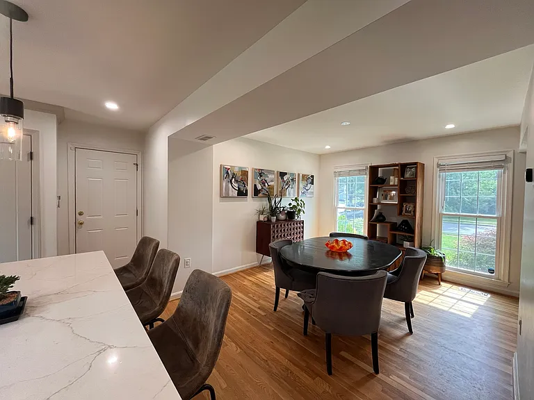 8612 Yardley Dr — Photo 4