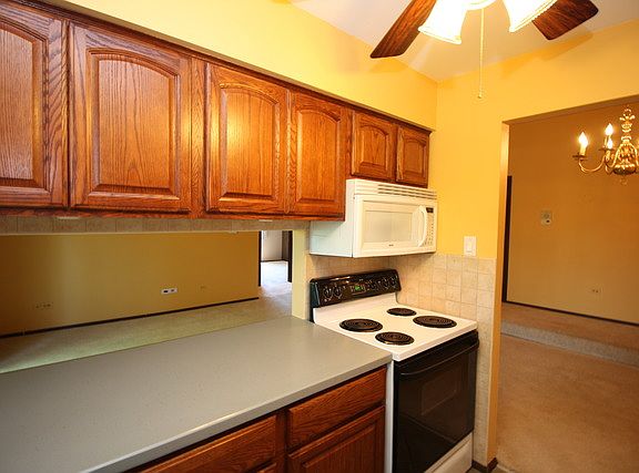 2nd image of 13933 James Dr APT 822