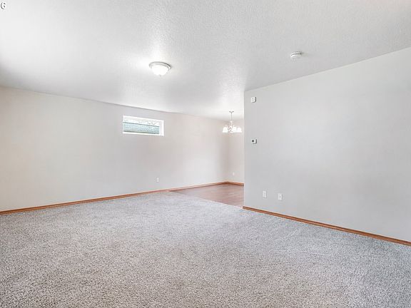 5th image of 461 NE Airpark Way