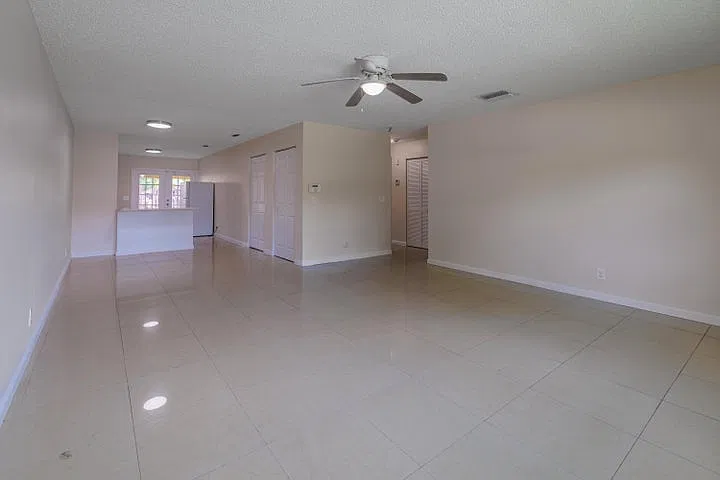3 bed, 1312 sqft, $2,600 — Photo 2
