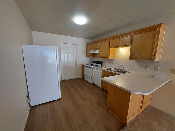 3rd image of 408 Avenue S #B