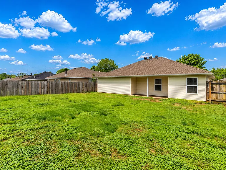 6206 SW Meadow Well Ave — Photo 16