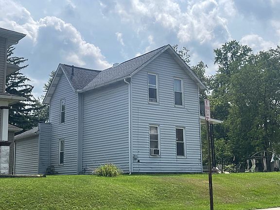 3rd image of 238 E 2nd St