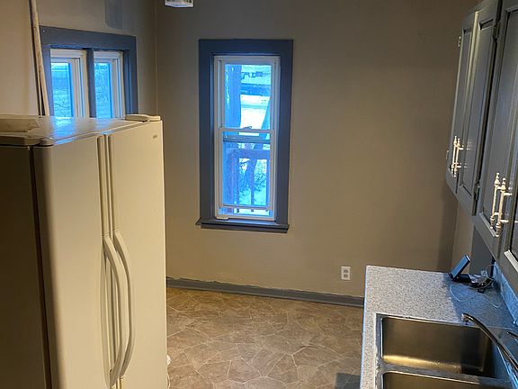 3rd image of 510 N 6th St #1