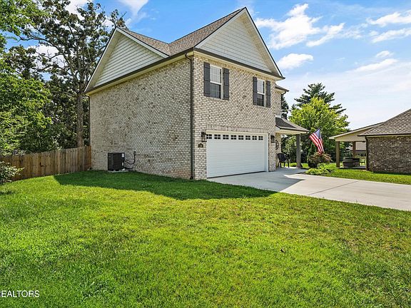 3rd image of 158 Sand Hills Dr