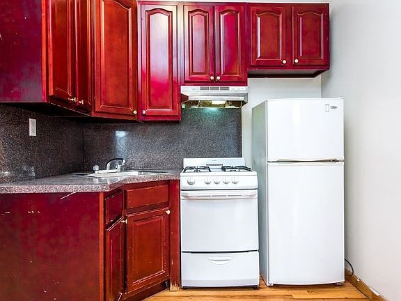 2nd image of 153 Boerum St APT 7