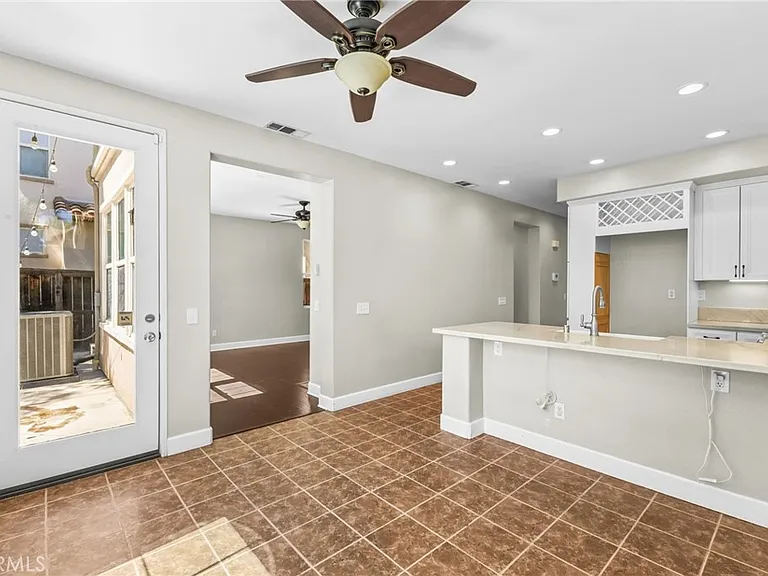 28403 Ravenna St — Photo 15