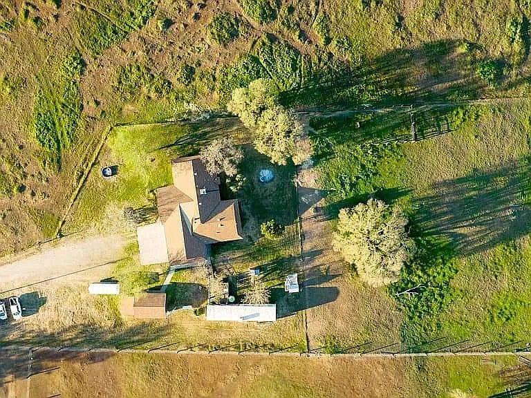 2442 N McIntire Rd — Photo 17
