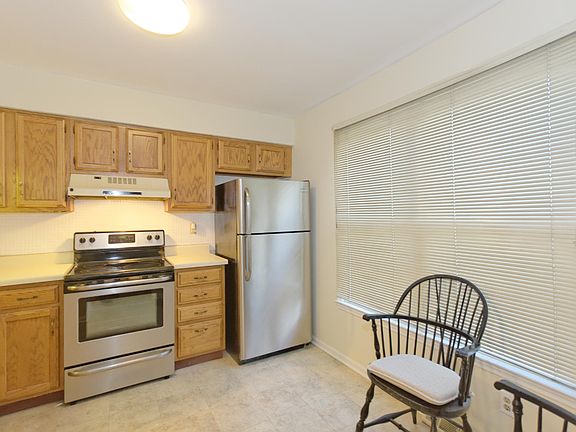 5th image of 168 Williamsburg Ct