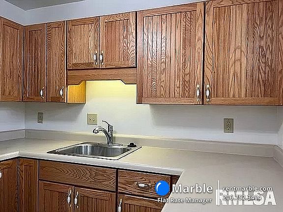 5th image of 2632 N Ellis St