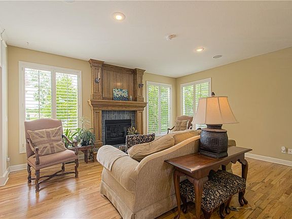 5th image of 14812 Lake Pointe Ct