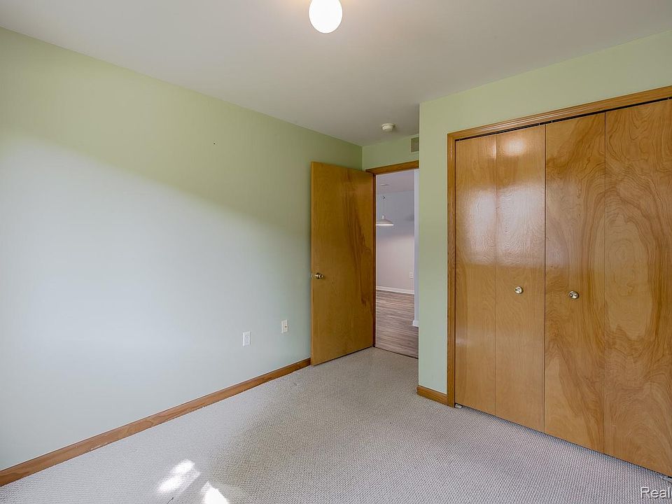 2154 Frazho Rd, photo 23
