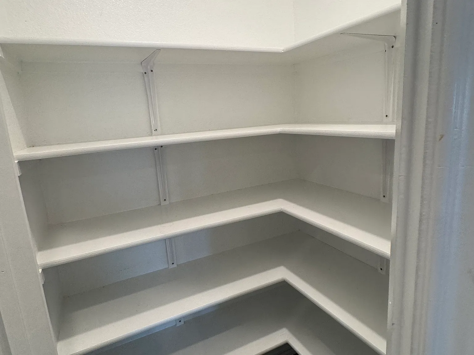 4 bed, 1600 sqft, $1,700 — Photo 3