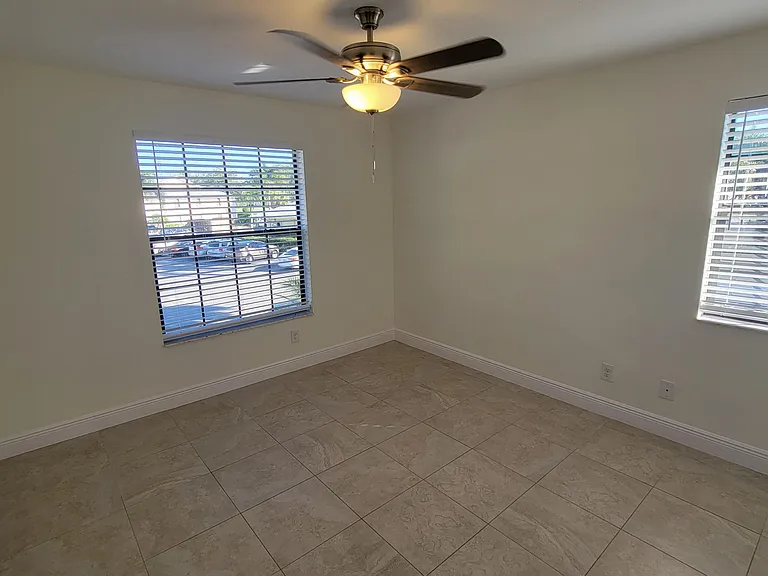 1072 Keystone Dr N #A — Photo 19