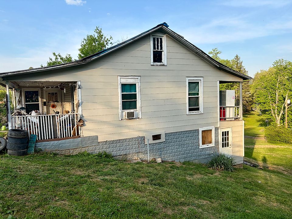 2nd image of 8 Whiting Ave