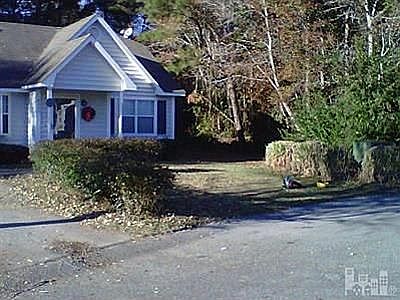 4th image of 4000 Hounds Chase Dr