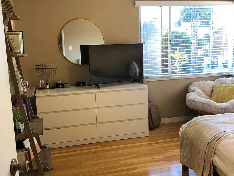 204 Termino Ave #B — Photo 1