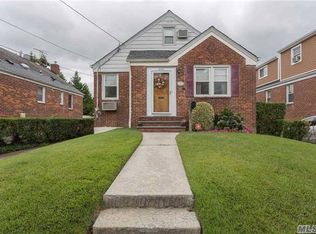 249 Kensington Rd S, Garden City, NY 11530