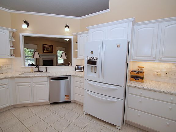 5th image of 5260 Friendship Dr #5260