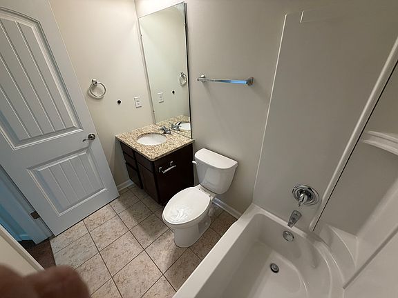5th image of 49744 Hartwick Dr