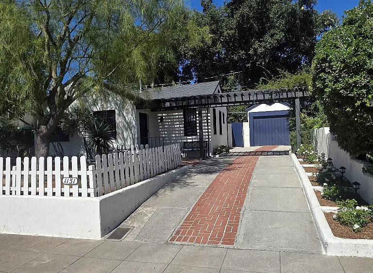 1151 Heather Sq — Photo 1