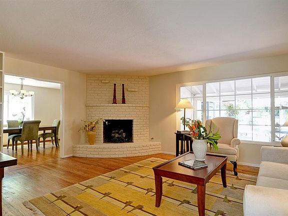 5th image of 1060 Laureles Dr
