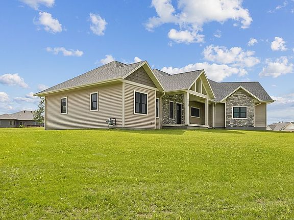 3rd image of 113 Countryside Rd