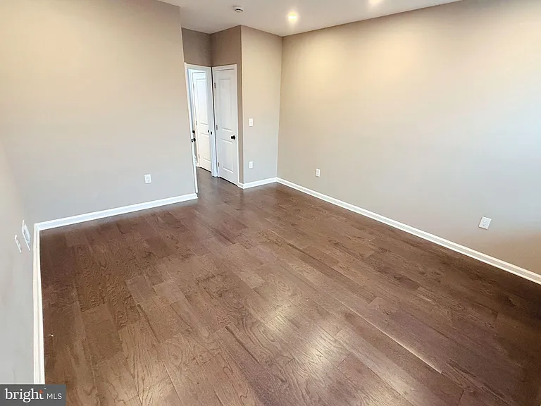 715 N Patterson Park Ave — Photo 16