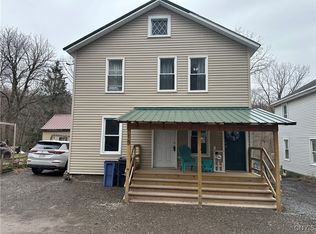 15 Railroad St, Clayville, NY 13322