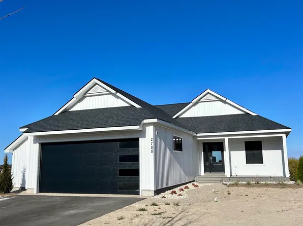 2788 W Crown Dr, Traverse City, MI 49685