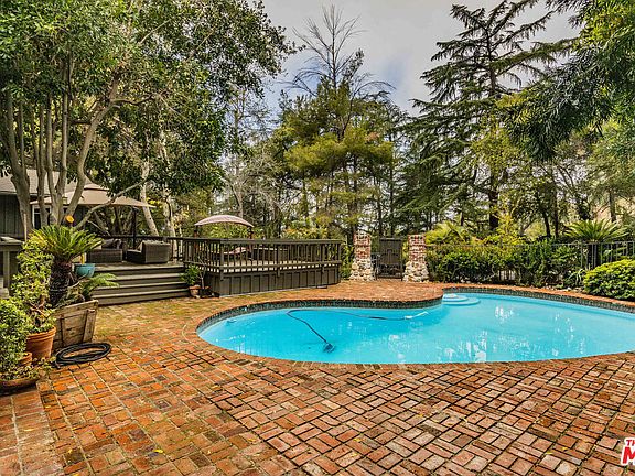 3rd image of 5228 Palm Dr