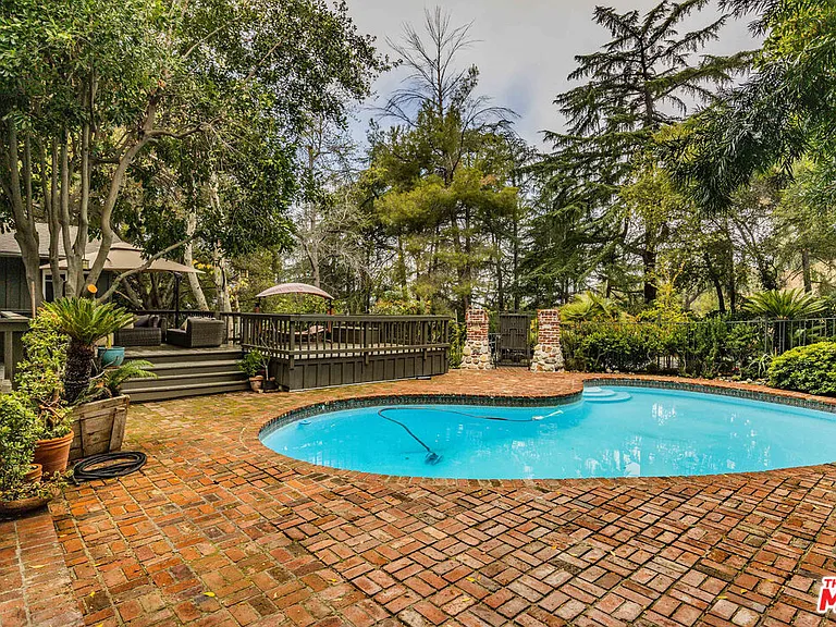 5228 Palm Dr — Photo 3