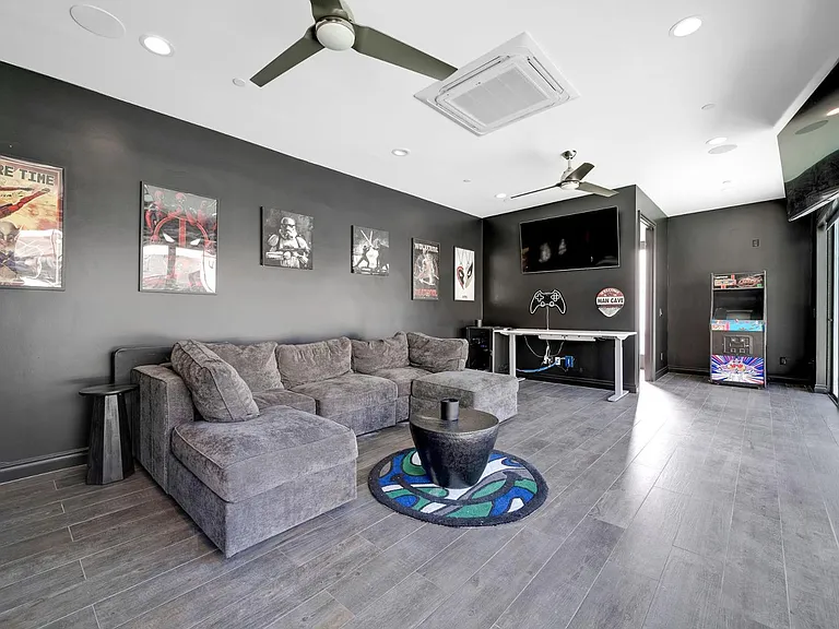4819 N 68th Pl — Photo 39