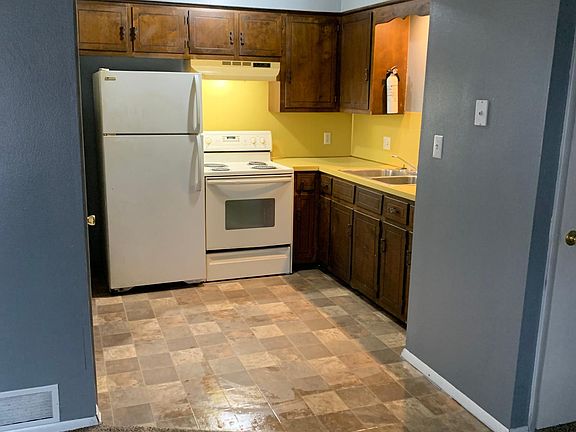 4th image of 612 Boxwood Dr #11