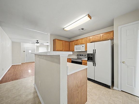 4th image of 1404 Fox Creek Dr