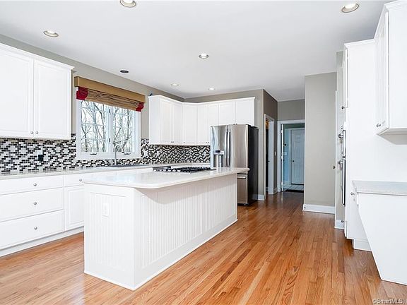 5th image of 274 Rolling Hills Dr
