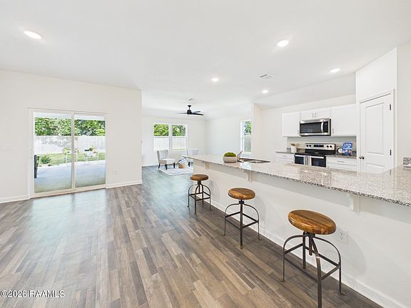 5th image of 102 Altland Dr