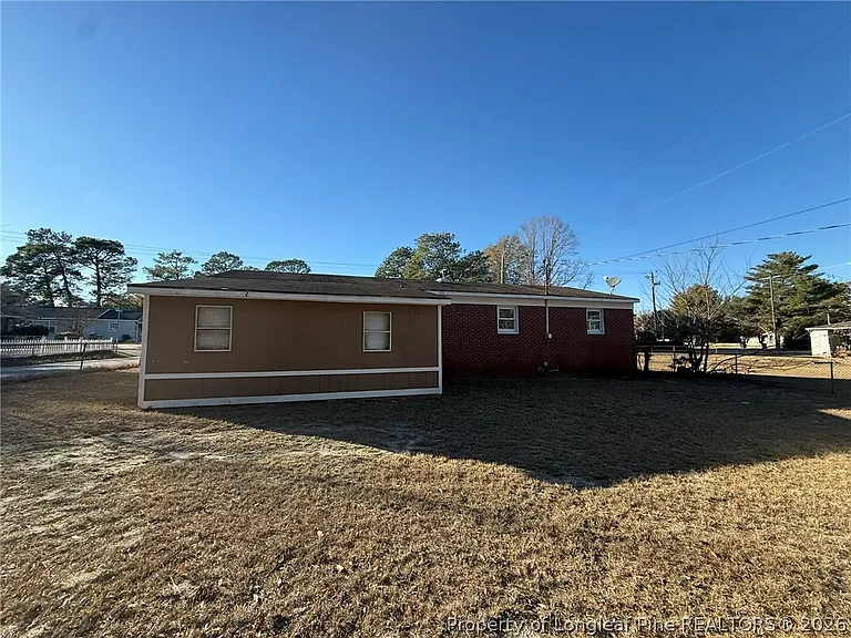 2223 Carbine St — Photo 11