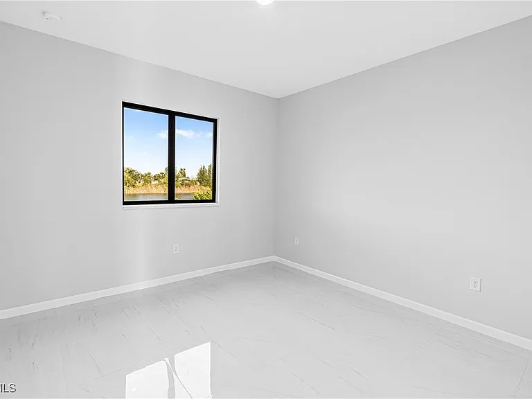 3340 NE 19th Ave — Photo 8