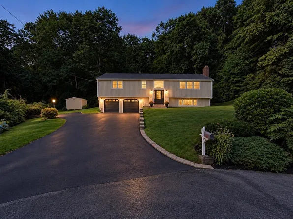 9 Pavia Pl, Framingham, MA 01702