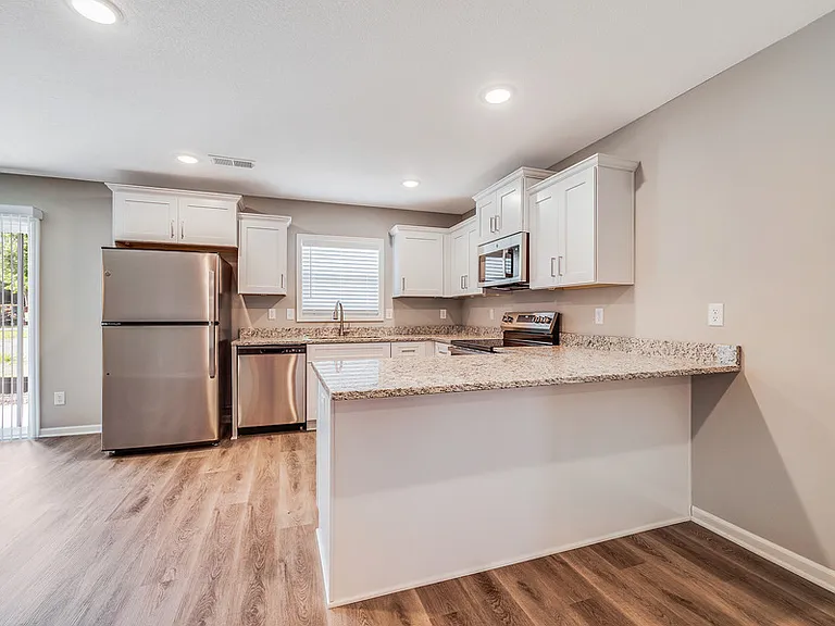 601 E Mason St #B — Photo 2