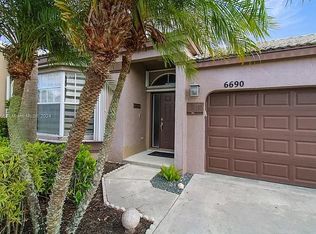 6690 Ashburn Rd, Lake Worth, FL 33467