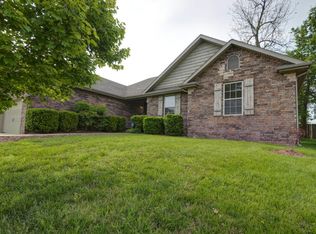 3240 W Melbourne St, Springfield, MO 65810