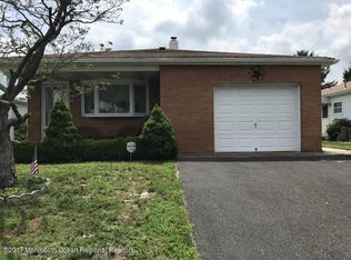 17 Bimini Dr, Toms River, NJ 08757