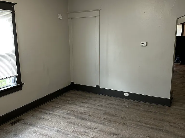 605 Linwood Ave #2 — Photo 6