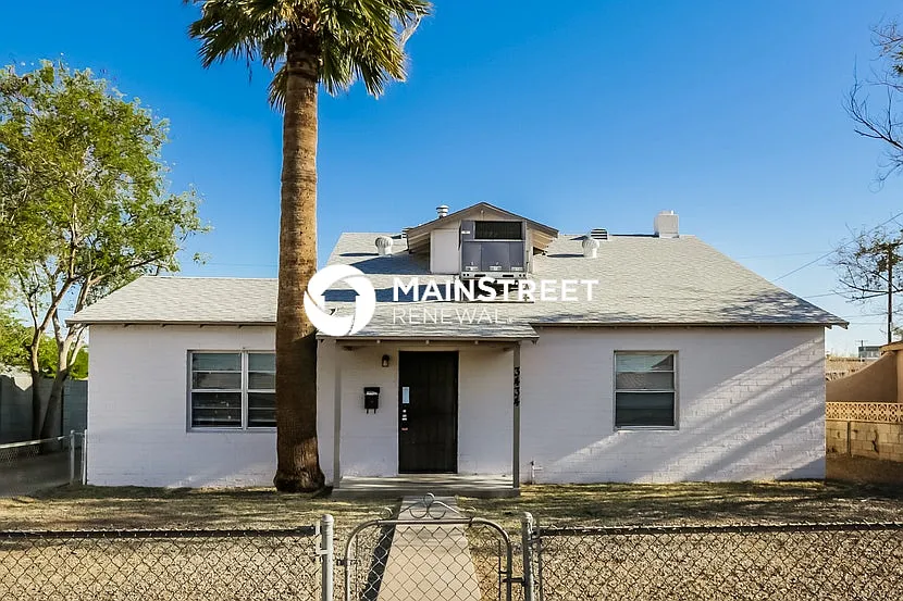 3434 E Polk St — Photo 1
