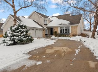 2501 Cherry Hills Dr, Champaign, IL 61822