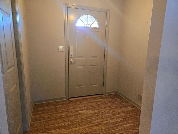3rd image of 5142 Cedar Hills Blvd