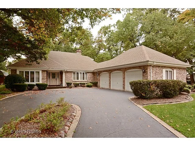 18117 Whitman Ln photo 1