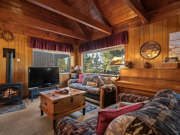 1899 Apalachee Dr, South Lake Tahoe, CA 96150